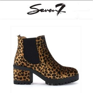 🆕 SEVEN7 Berlin Lug Sole Leopard Pull On Chelsea Bootie Size 9